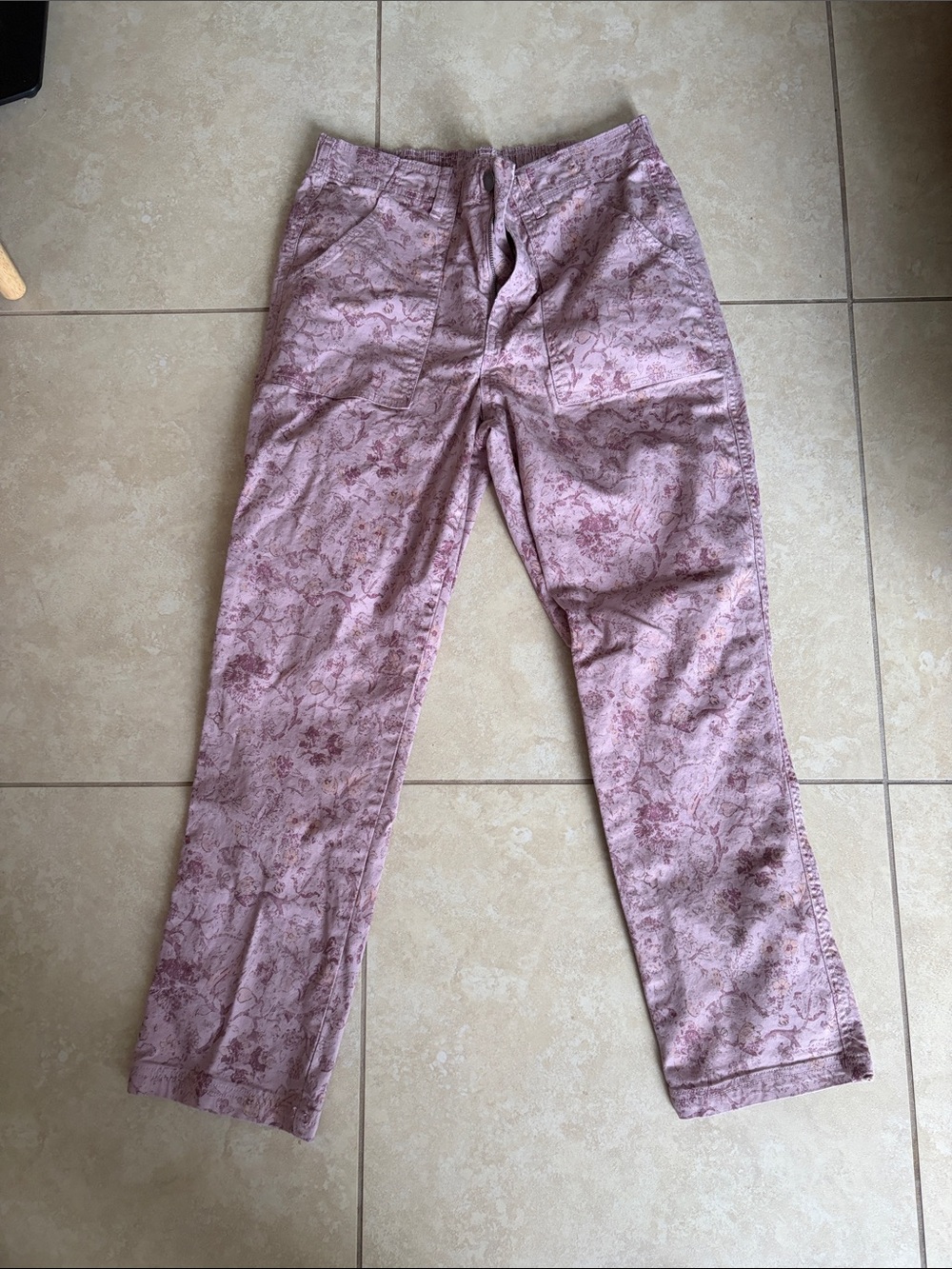 Knox Rose Straight-Leg Jeans in Dusty Rose Floral